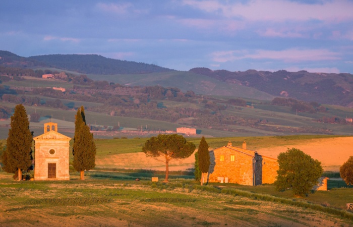 Photo prise lors d'un séjour photo de paysage en Toscane au printemps, Chapelle Vitaletta au crépuscule